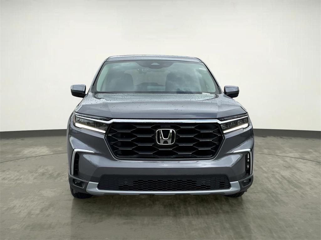 new 2025 Honda Pilot car, priced at $42,995