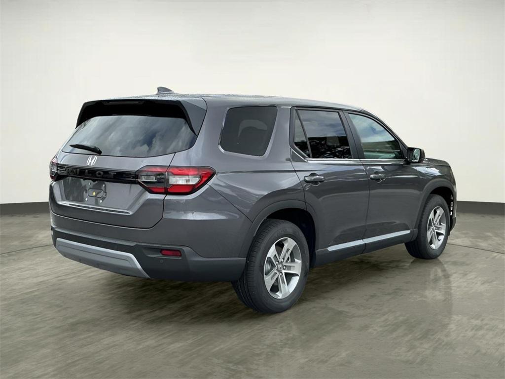 new 2025 Honda Pilot car, priced at $42,995