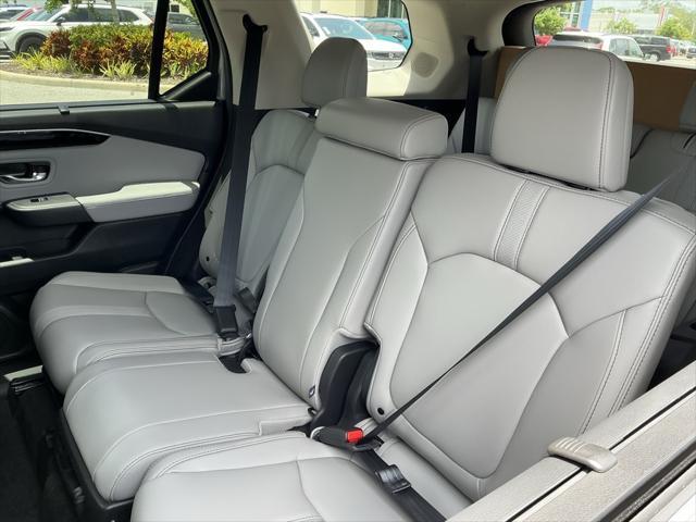 new 2025 Honda Pilot car, priced at $48,950