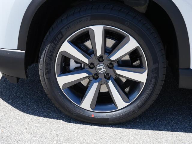 new 2025 Honda Pilot car, priced at $49,405