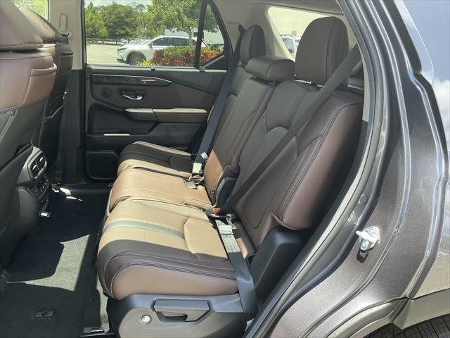 new 2025 Honda Pilot car, priced at $56,250