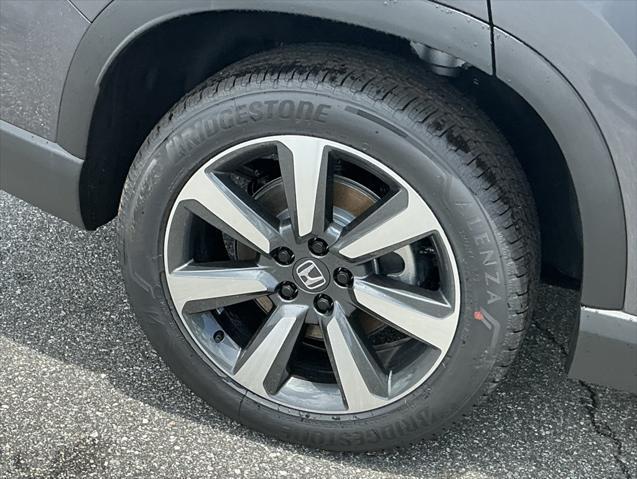 new 2025 Honda Pilot car, priced at $56,250