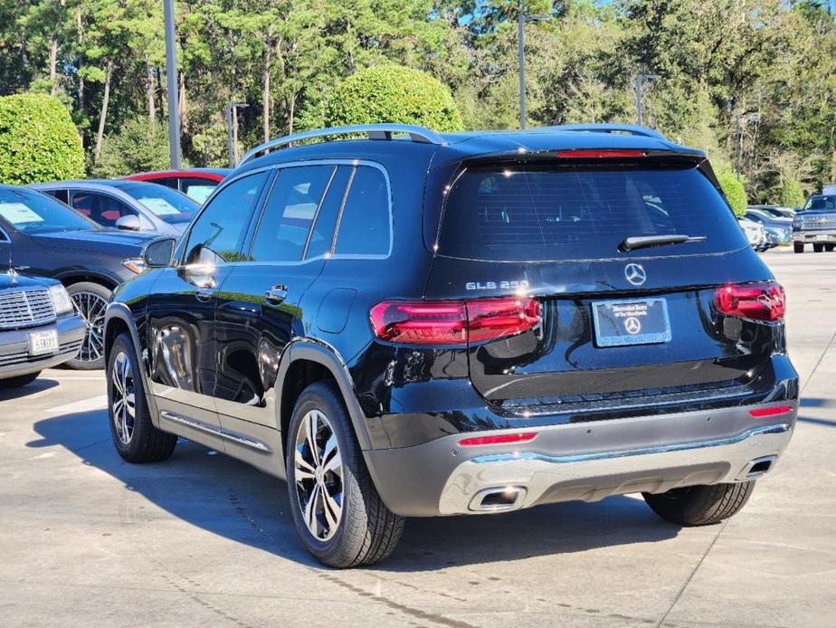 new 2025 Mercedes-Benz GLB 250 car