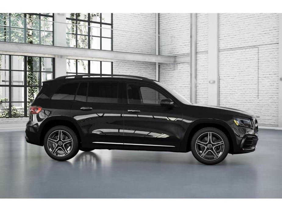 new 2024 Mercedes-Benz GLB 250 car, priced at $52,625