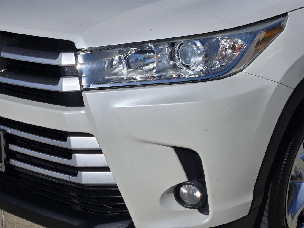 used 2019 Toyota Highlander Hybrid car, priced at $24,998
