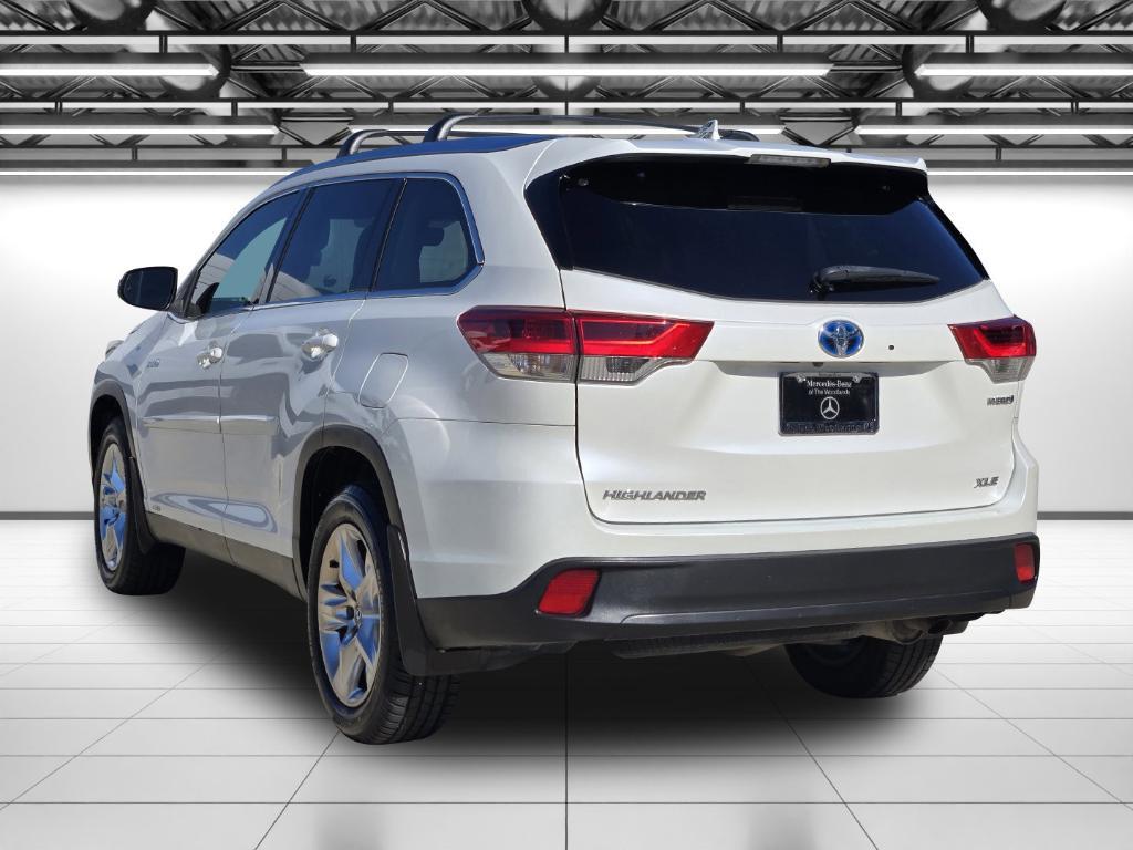 used 2019 Toyota Highlander Hybrid car, priced at $24,998