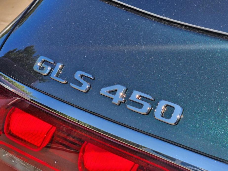 new 2025 Mercedes-Benz GLS 450 car