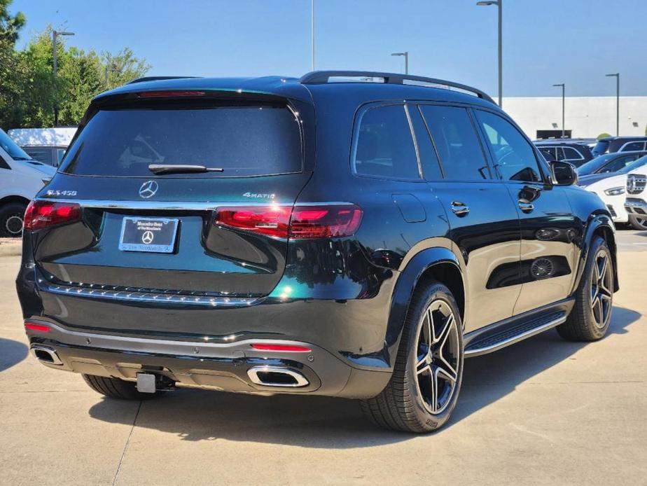 new 2025 Mercedes-Benz GLS 450 car