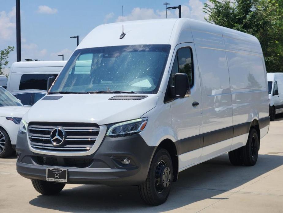 new 2024 Mercedes-Benz Sprinter 4500 car, priced at $77,116