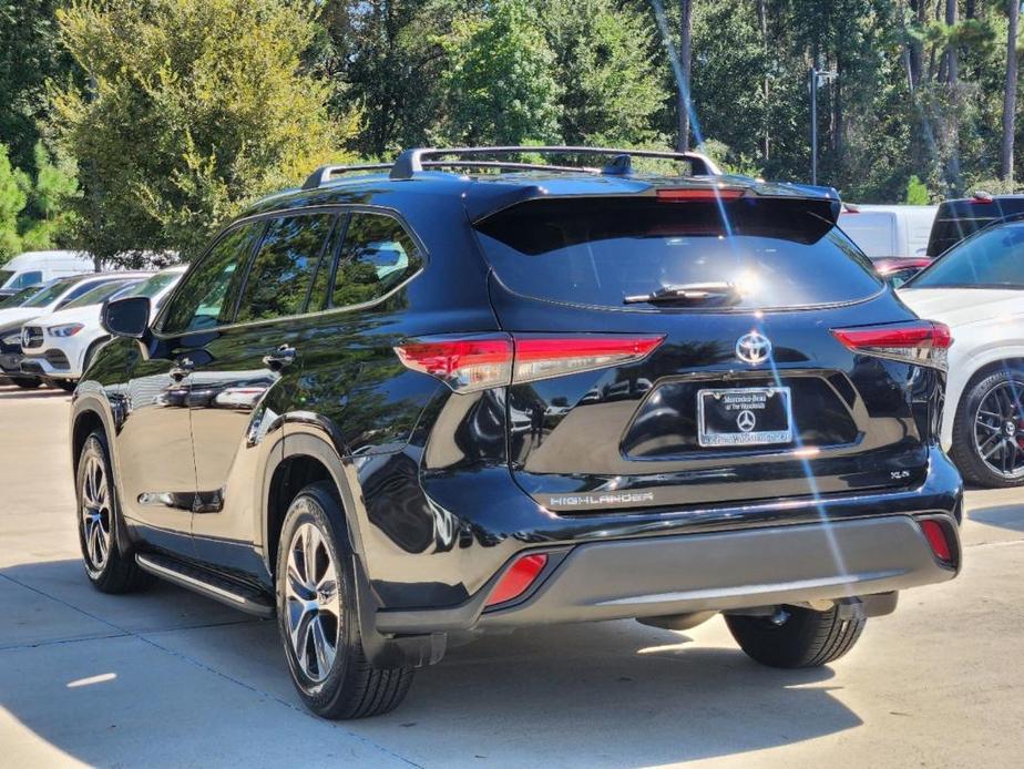 used 2021 Toyota Highlander car, priced at $32,498