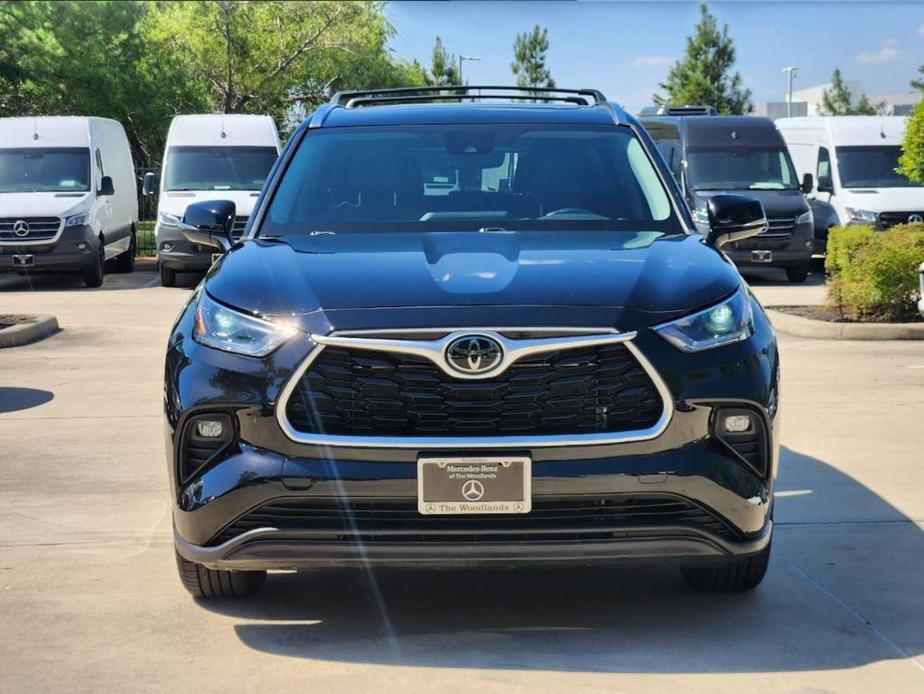 used 2021 Toyota Highlander car, priced at $32,498