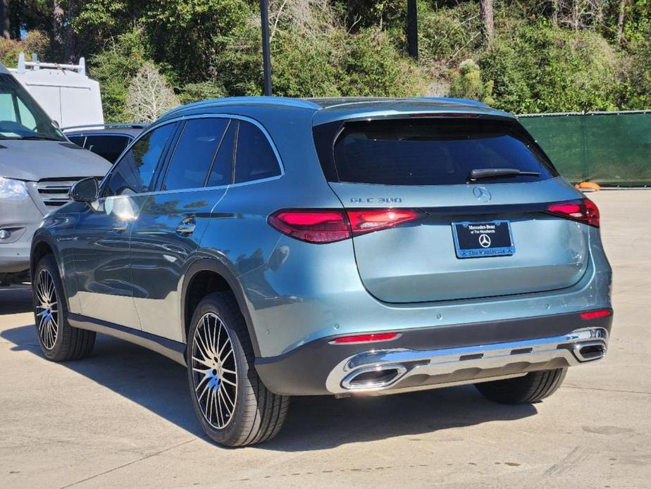 new 2025 Mercedes-Benz GLC 300 car