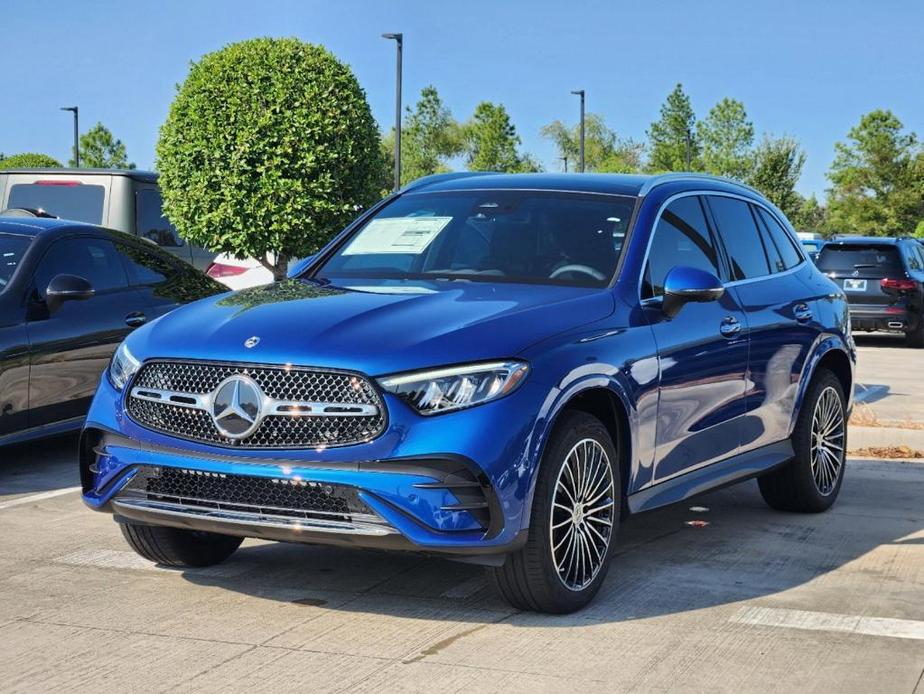 new 2025 Mercedes-Benz GLC 300 car