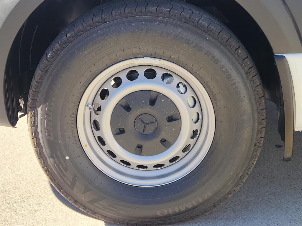 new 2026 Mercedes-Benz Sprinter 2500 car, priced at $62,101