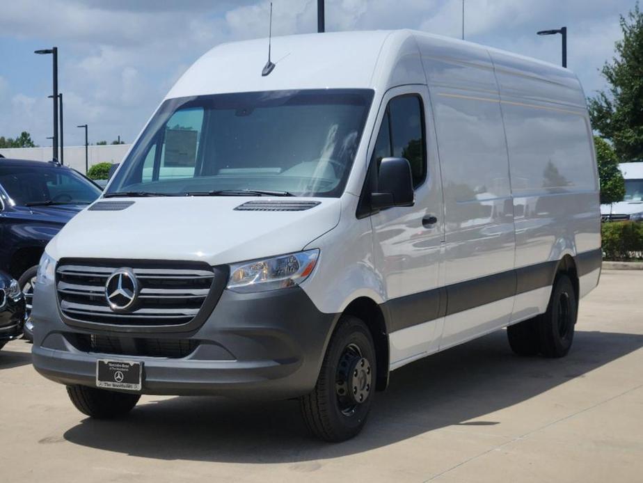 new 2024 Mercedes-Benz Sprinter 3500 car, priced at $67,143