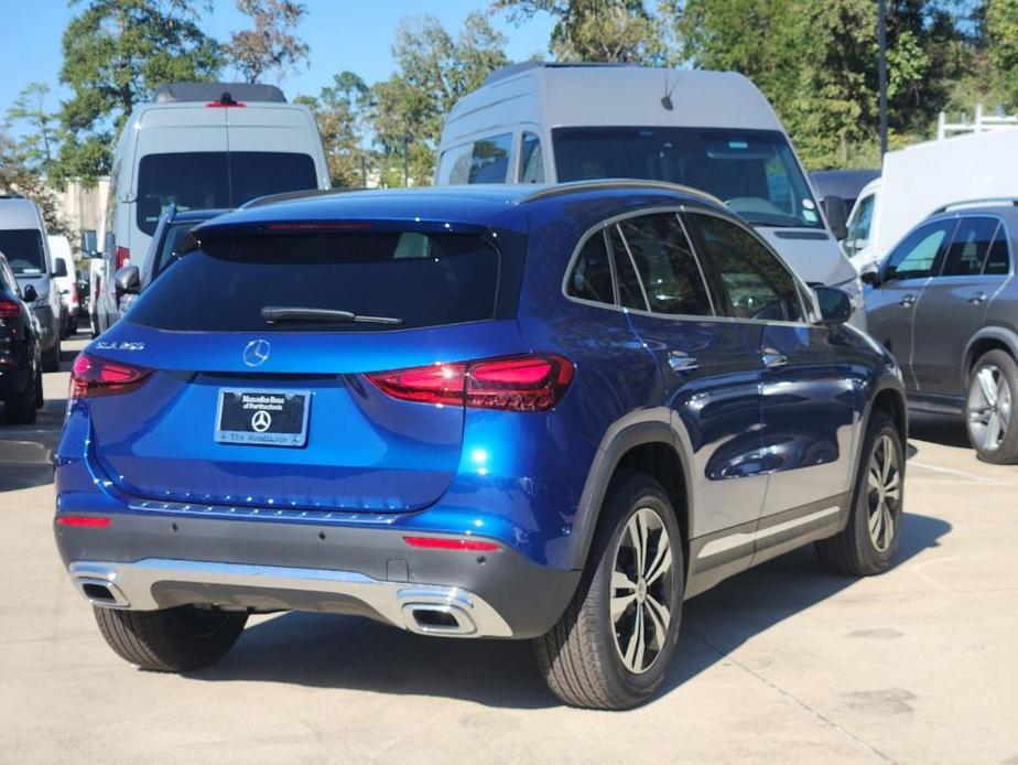 new 2025 Mercedes-Benz GLA 250 car