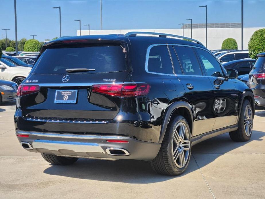 new 2025 Mercedes-Benz GLS 450 car