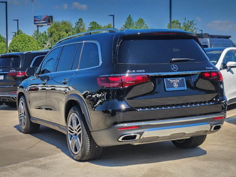 new 2025 Mercedes-Benz GLS 450 car