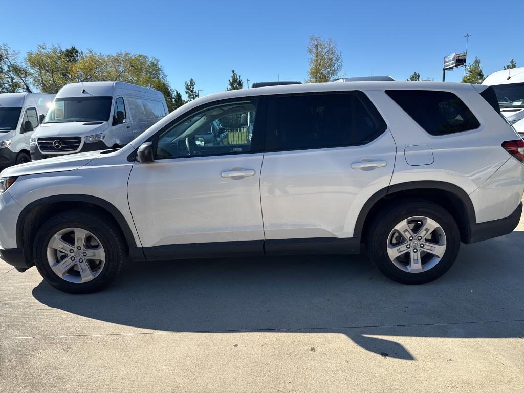 used 2023 Honda Pilot car, priced at $29,998