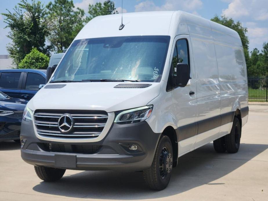 new 2024 Mercedes-Benz Sprinter 4500 car, priced at $77,116