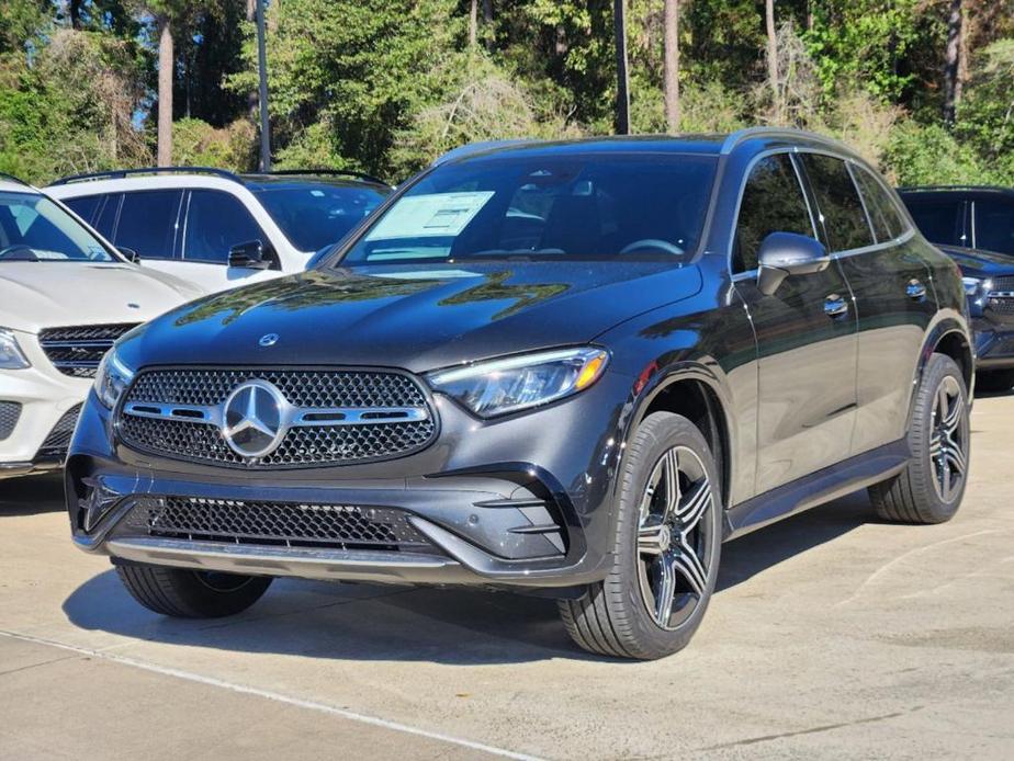 new 2025 Mercedes-Benz GLC 300 car