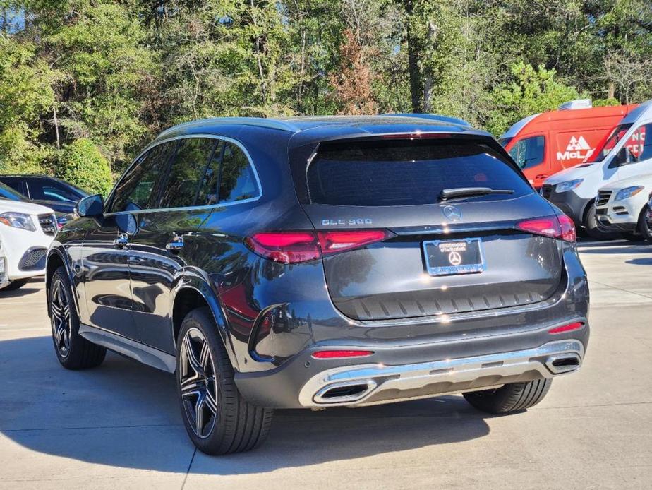 new 2025 Mercedes-Benz GLC 300 car