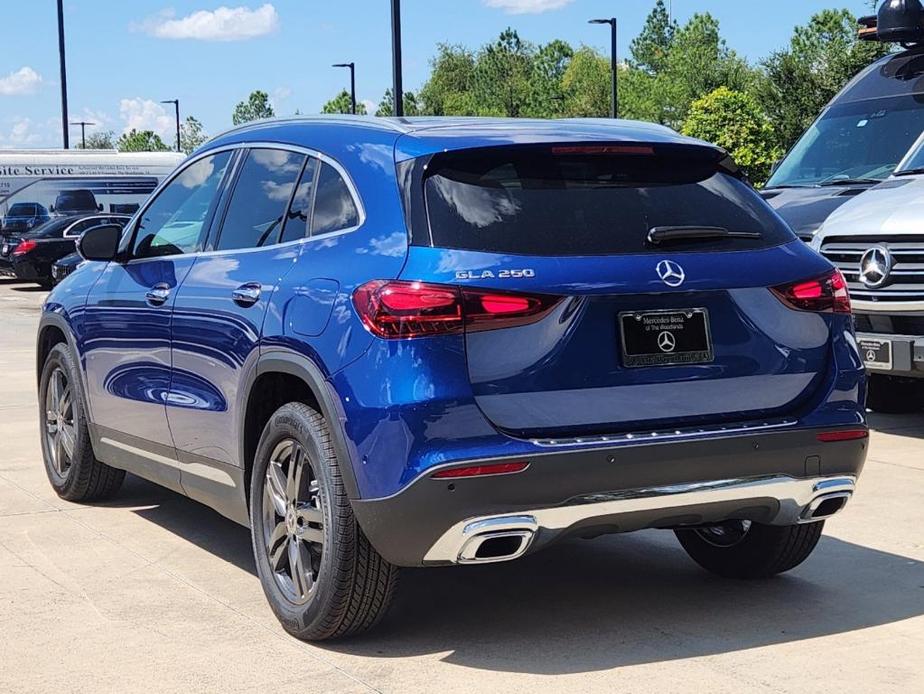 new 2025 Mercedes-Benz GLA 250 car