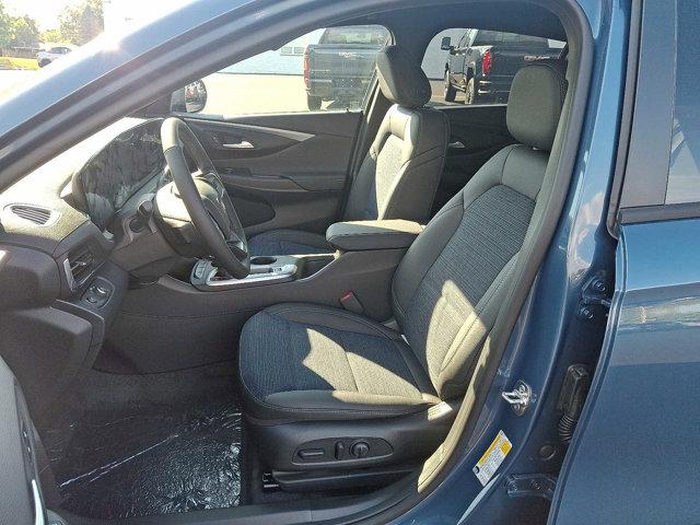 new 2025 Buick Envista car, priced at $27,060