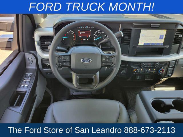 new 2025 Ford F-250 car, priced at $52,740