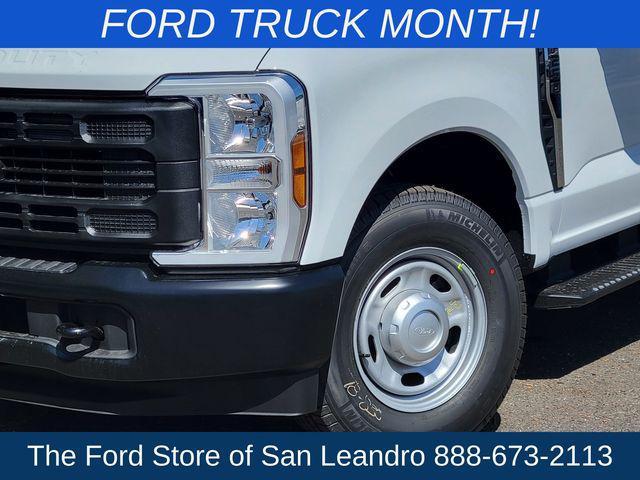 new 2025 Ford F-250 car, priced at $52,740