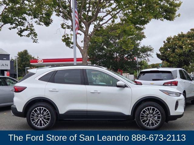 new 2025 Ford Escape PHEV car, priced at $33,025