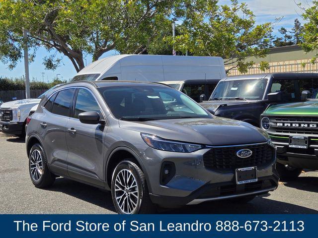 new 2025 Ford Escape PHEV car, priced at $32,095