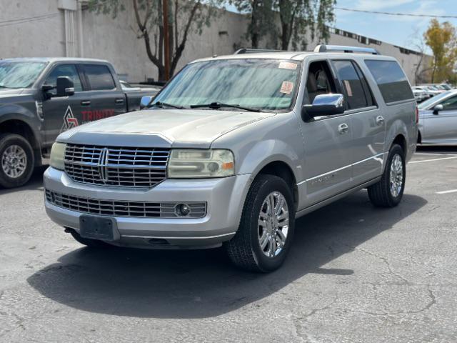 used 2007 Lincoln Navigator car, priced at $9,995