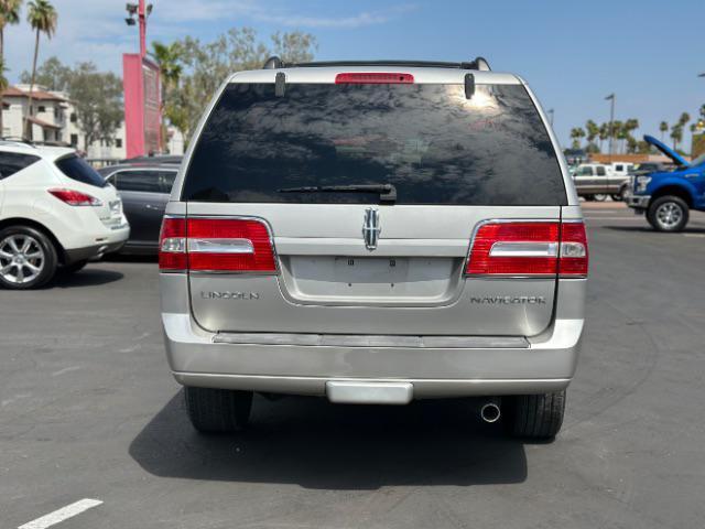 used 2007 Lincoln Navigator car, priced at $9,995