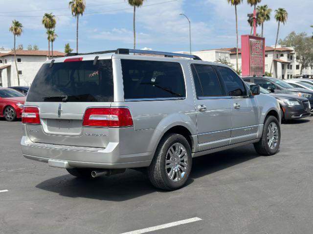 used 2007 Lincoln Navigator car, priced at $9,995