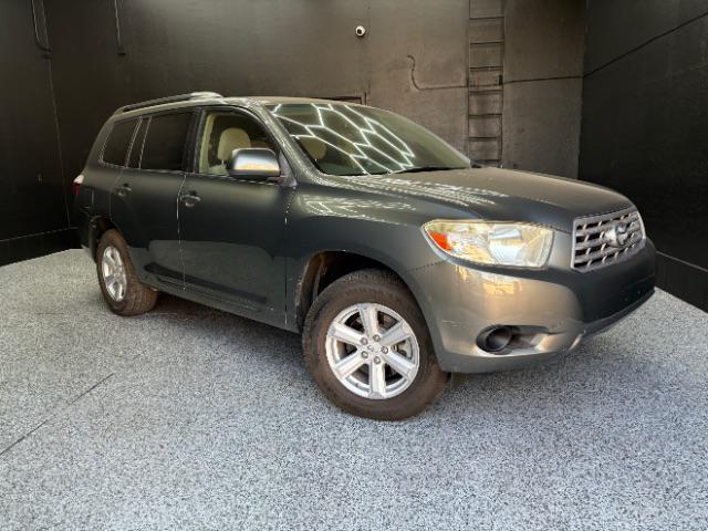 used 2009 Toyota Highlander car, priced at $11,995