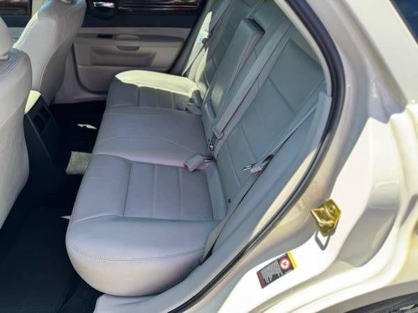 used 2005 Dodge Magnum car, priced at $9,995