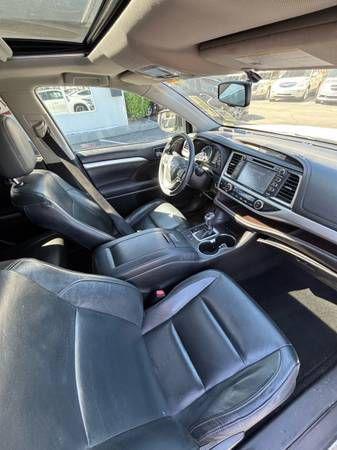 used 2016 Toyota Highlander car, priced at $15,995
