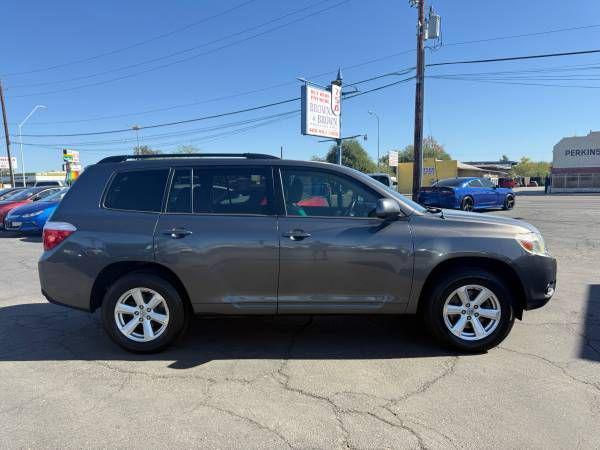 used 2010 Toyota Highlander car, priced at $9,995