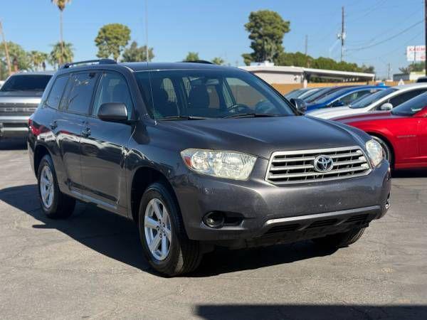 used 2010 Toyota Highlander car, priced at $9,995