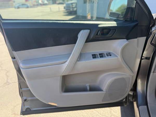 used 2010 Toyota Highlander car, priced at $9,995
