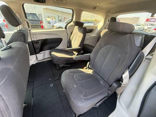 used 2017 Chrysler Pacifica car, priced at $11,995