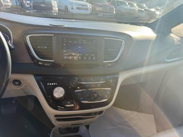 used 2018 Chrysler Pacifica car, priced at $11,995