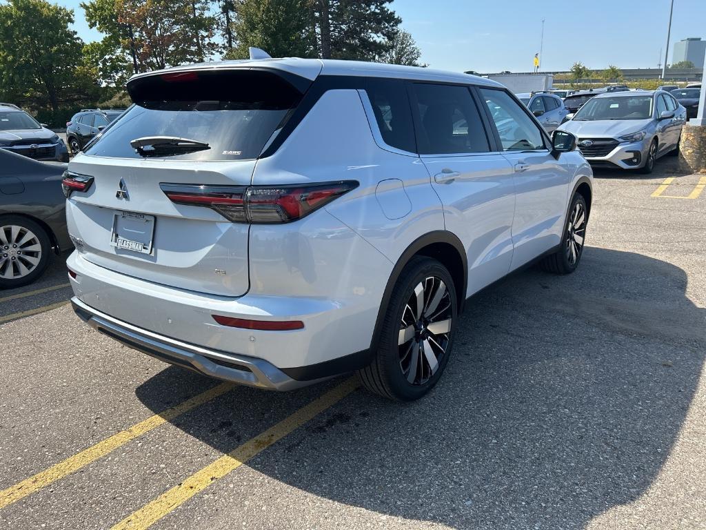 new 2025 Mitsubishi Outlander car, priced at $40,715