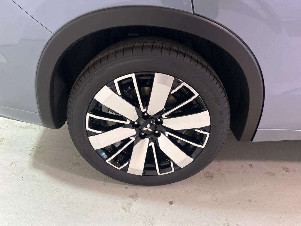 new 2025 Mitsubishi Outlander car, priced at $45,610
