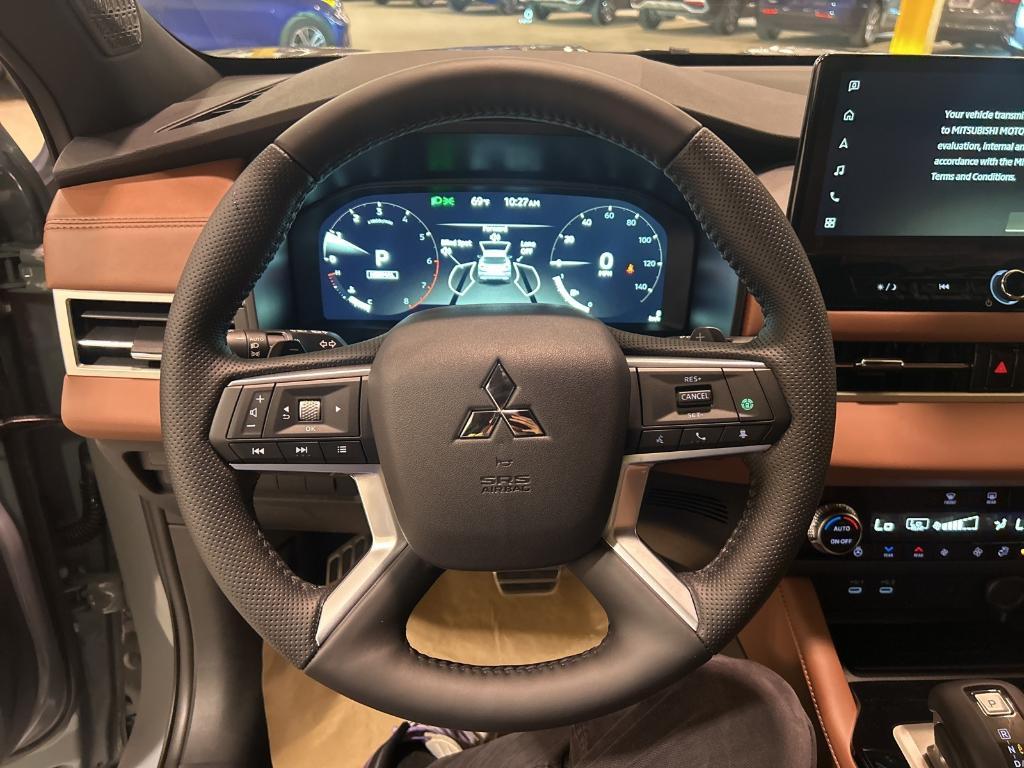new 2025 Mitsubishi Outlander car, priced at $45,610