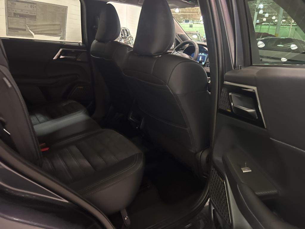 new 2025 Mitsubishi Outlander car, priced at $40,500
