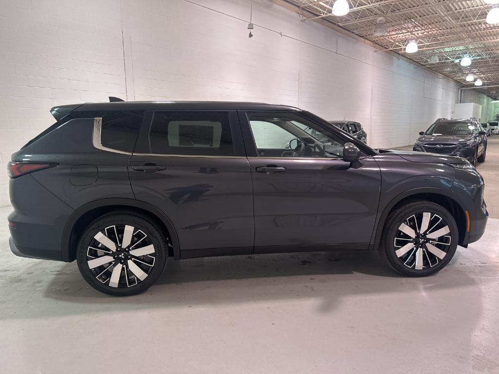 new 2025 Mitsubishi Outlander car, priced at $40,500