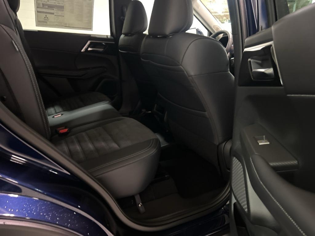 new 2025 Mitsubishi Outlander PHEV car, priced at $47,590