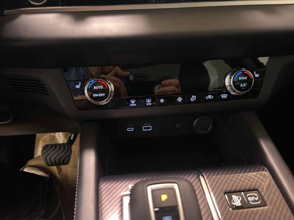 new 2025 Mitsubishi Outlander PHEV car, priced at $47,590